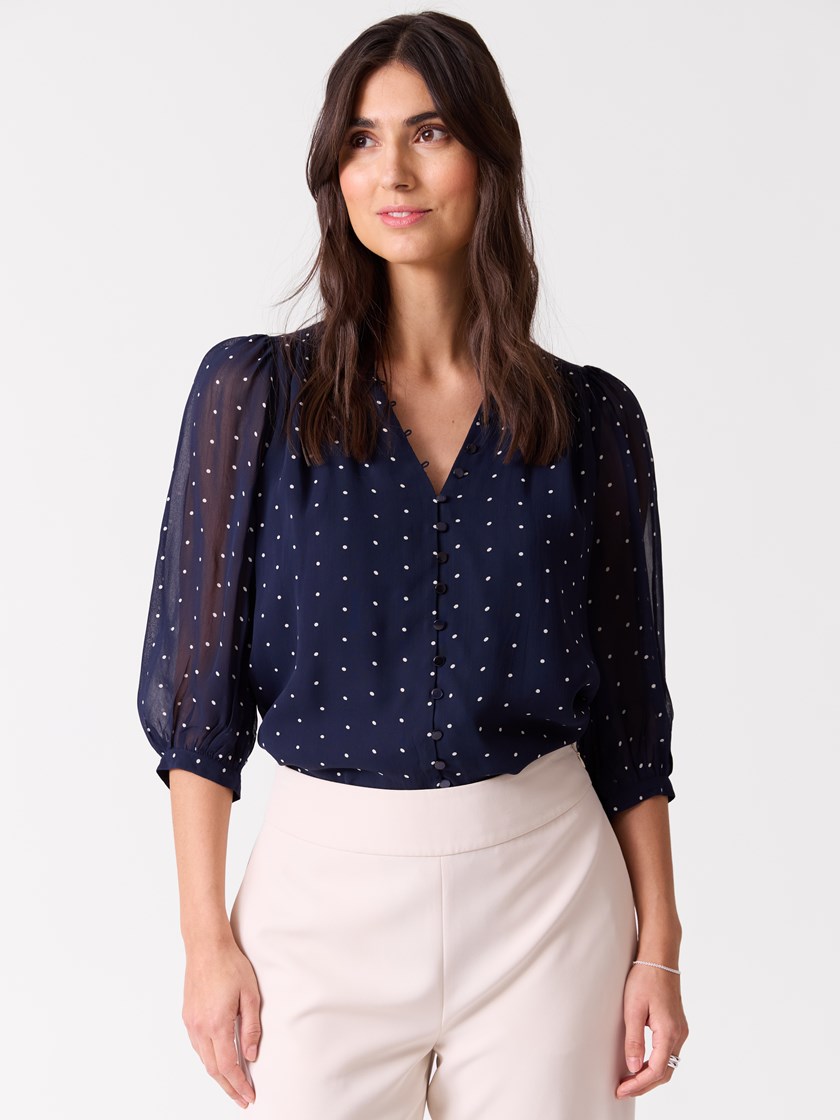 7515667 EM6 7515667_EM6-BLU-H26-Modell-Front_chn=vic_5628_Fiol bluse EM6.jpg_Front||Front