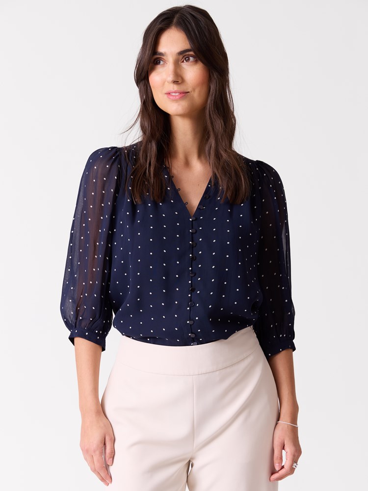 Fiol bluse 7515667_EM6-BLU-H26-Modell-Front_chn=vic_5628_Fiol bluse EM6_Fiol bluse EM6 7515667.jpg_Front||Front