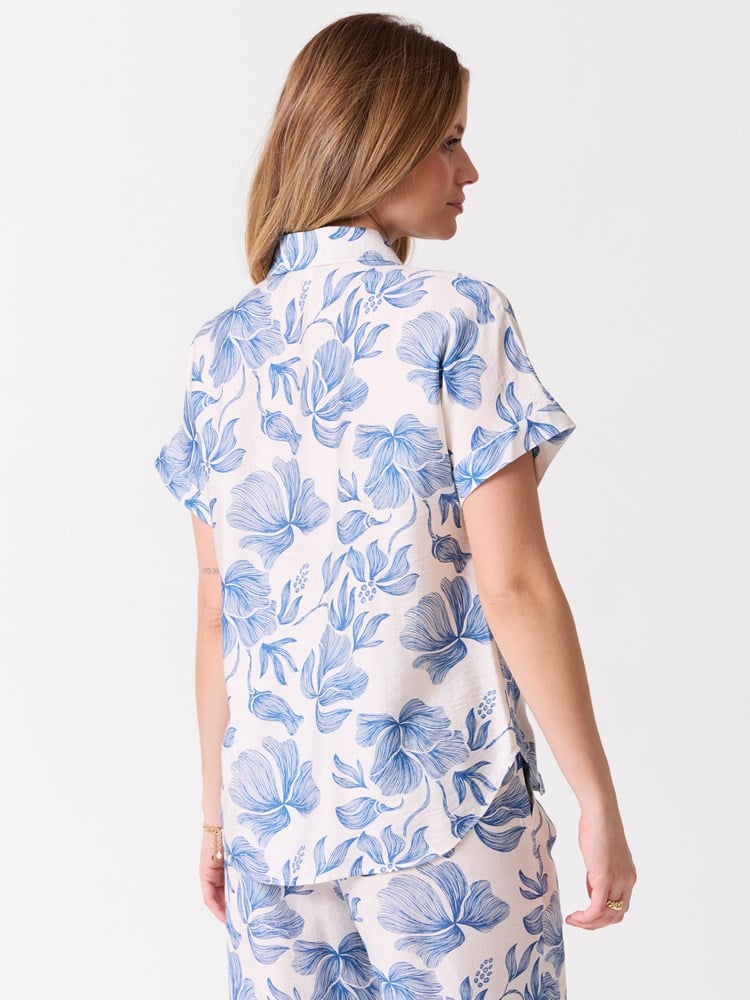 Donatella skjorte 7515694_ECU-MELL-H26-Modell-Front_chn=vic_7602_Donatella skjorte ECU.jpg_Front||Front