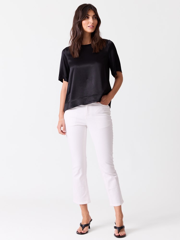 Tina bluse 7515713_ID2-BLU-H26-Modell-Front_chn=vic_9650_Tina bluse ID2.jpg_Front||Front