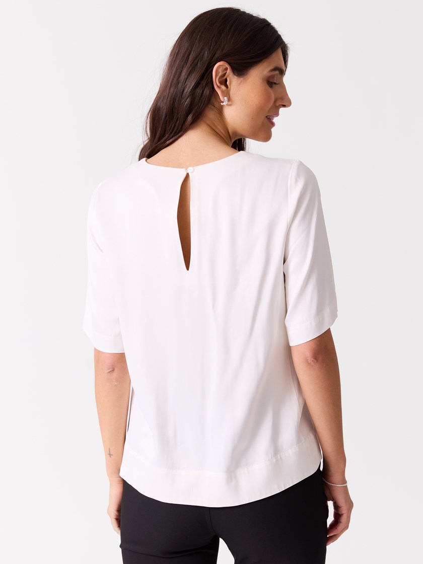 7515713 O79 7515713_O79-BLU-H26-Modell-Front_chn=vic_5878_Tina bluse O79.jpg_Front||Front