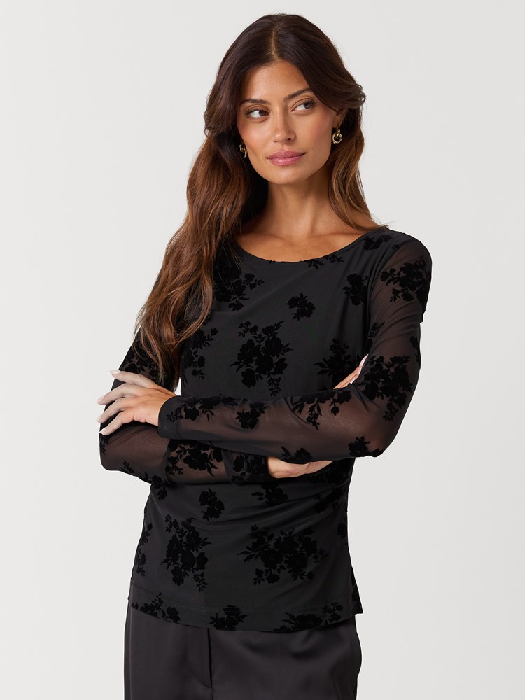 Victoria topp 7515721_ID2-BLU-W26-Modell-Front_chn=vic_965_Victoria topp ID2.jpg_Front||Front