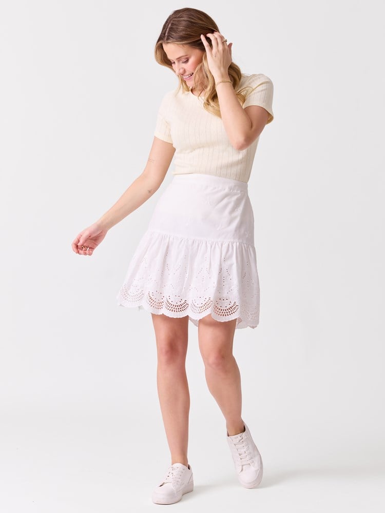 Sandra kort skjørt 7515754_O68-MELL-H26-Modell-Front_chn=vic_802_Sandra kort skjørt O68.jpg_Front