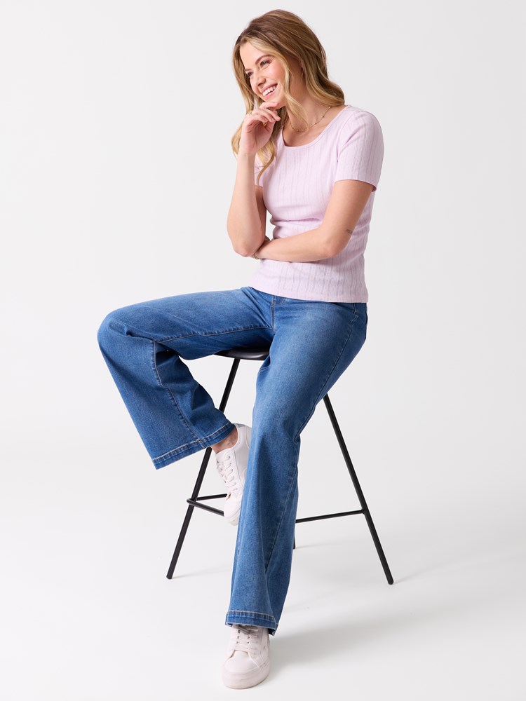 Luna t-skjorte 7515758_MIN-MELL-H26-Modell-Front_chn=vic_8067_Luna t-skjorte MIN 7515758.jpg_Front||Front