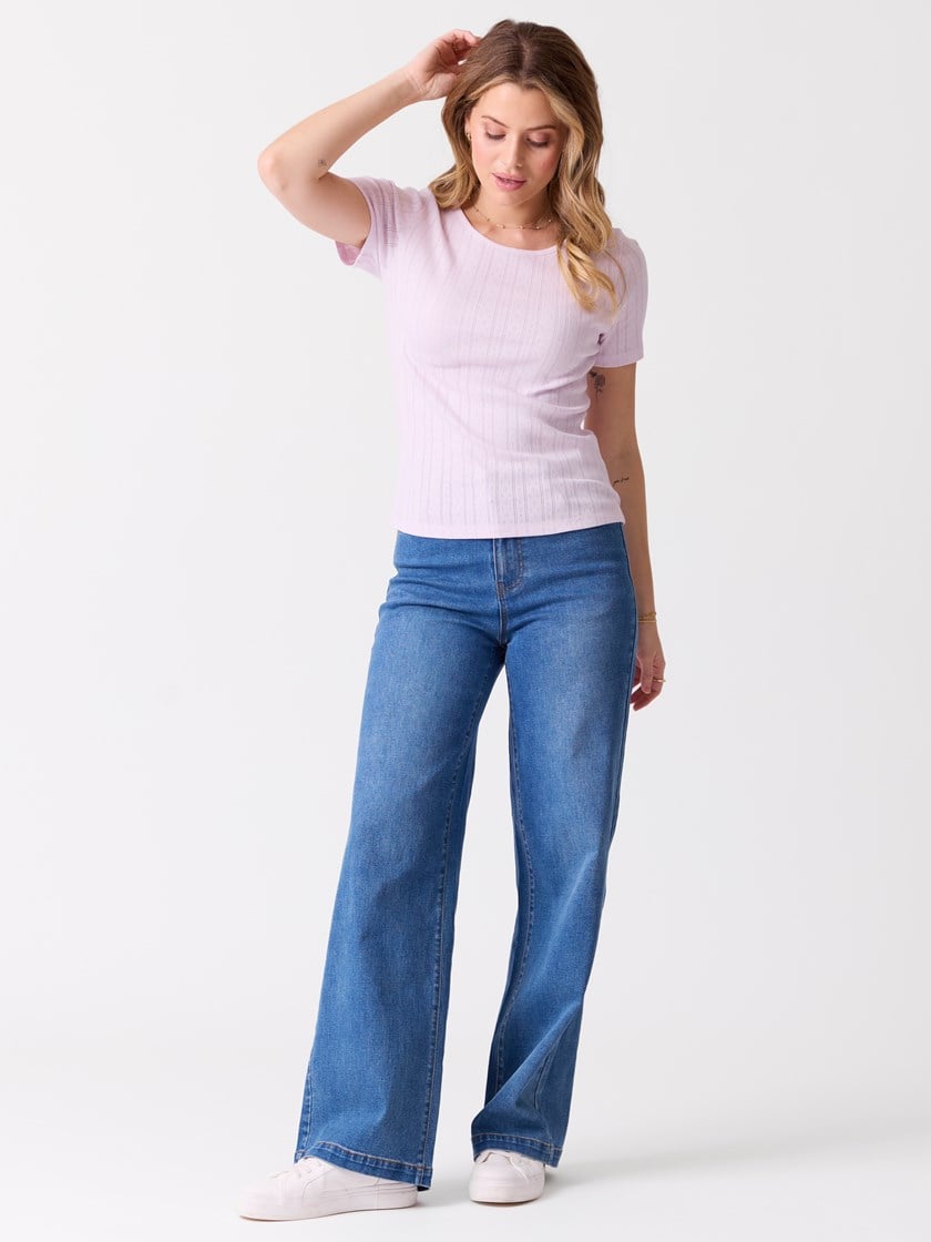 7515758 MIN 7515758_MIN-MELL-H26-Modell-Front_chn=vic_9103_Luna t-skjorte MIN 7515758.jpg_Front||Front