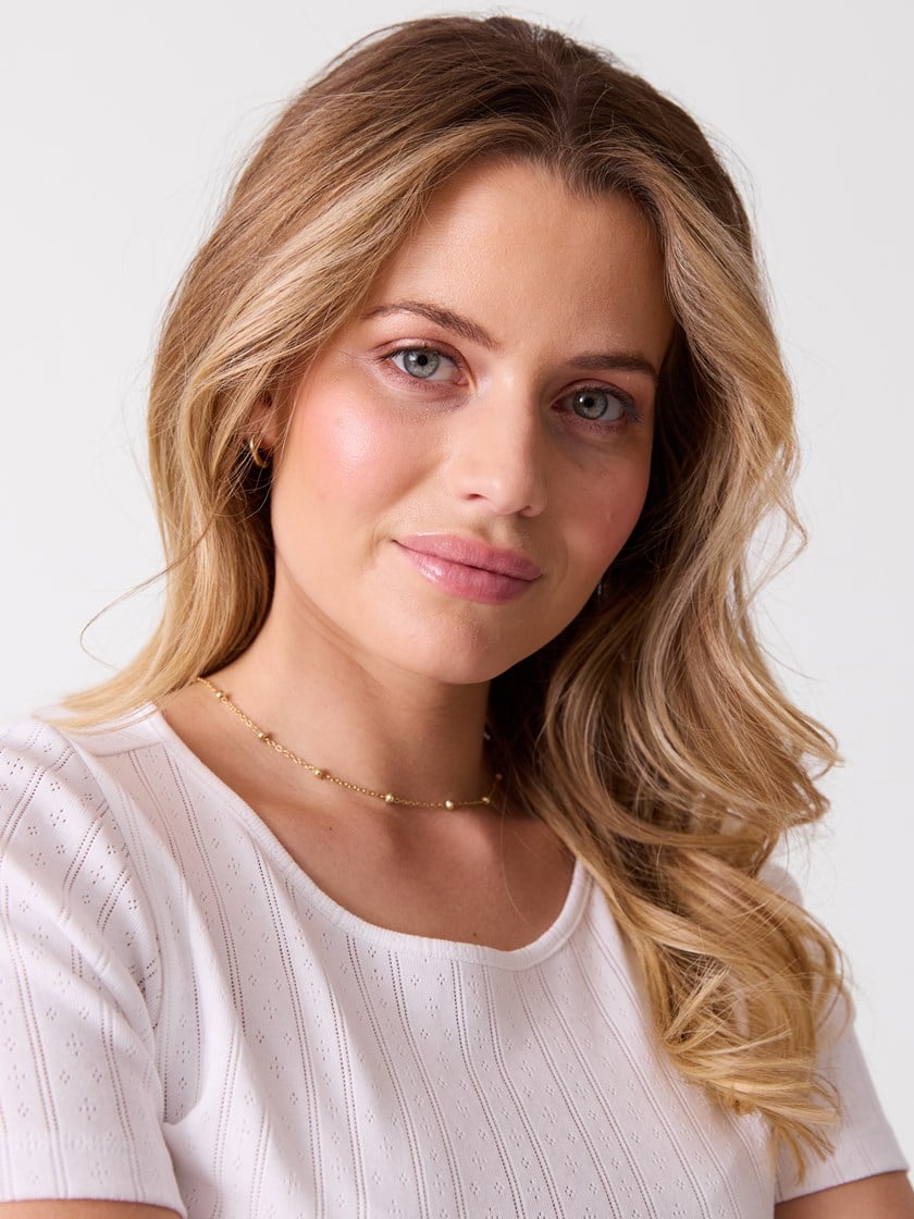 7515758 O68 7515758_O68-MELL-H26-Modell-Front_chn=vic_728_Luna t-skjorte O68 7515758.jpg_Front||Front