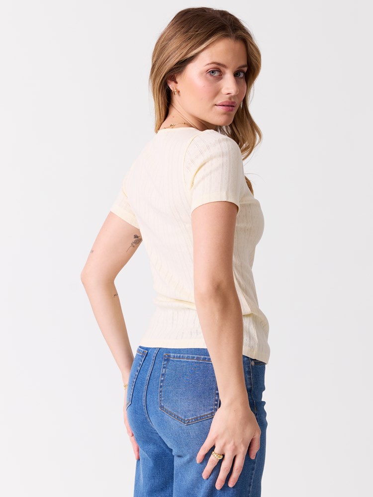 Luna t-skjorte 7515758_QAD-MELL-H26-Modell-Front_chn=vic_4800_Luna t-skjorte QAD 7515758.jpg_Front||Front