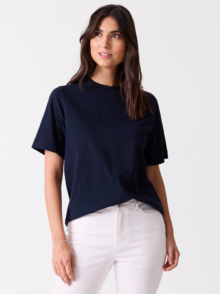 Annie t-skjorte 7515800_EM6-BLU-H26-Modell-Front_chn=vic_2541_Annie t-skjorte EM6.jpg_Front||Front