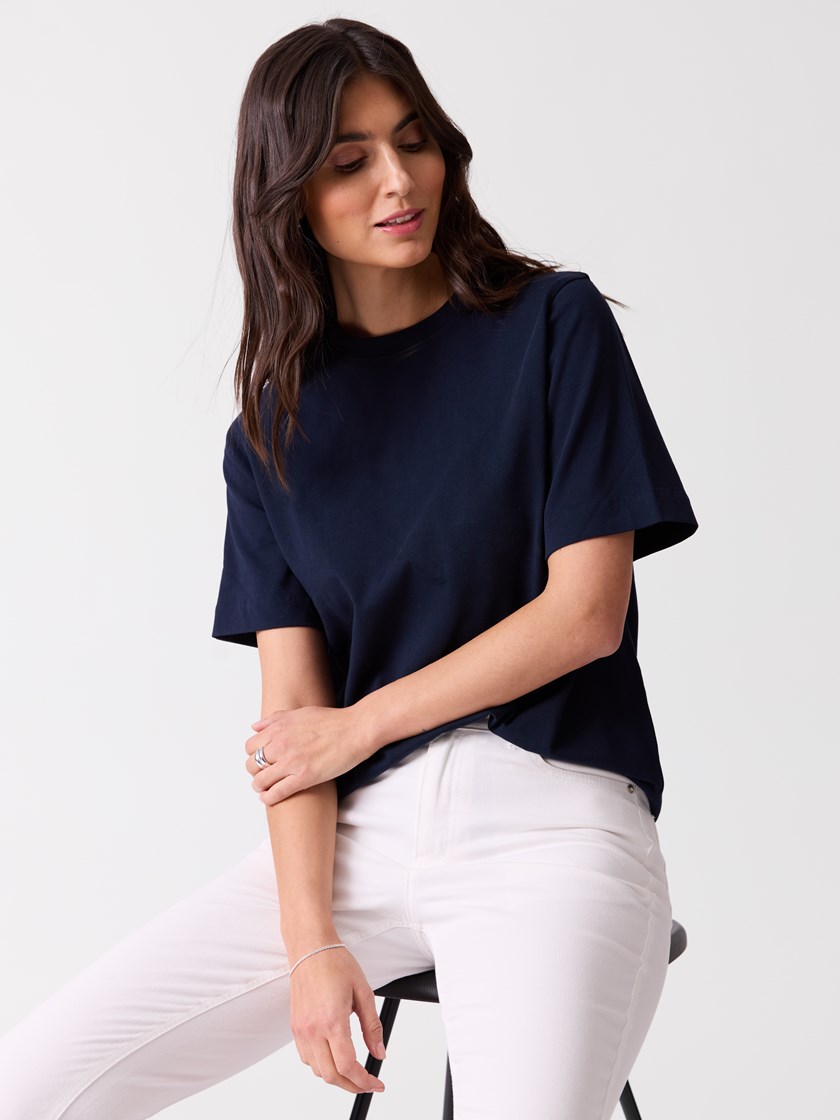 7515800 EM6 7515800_EM6-BLU-H26-Modell-Front_chn=vic_9262_Annie t-skjorte EM6.jpg_Front||Front