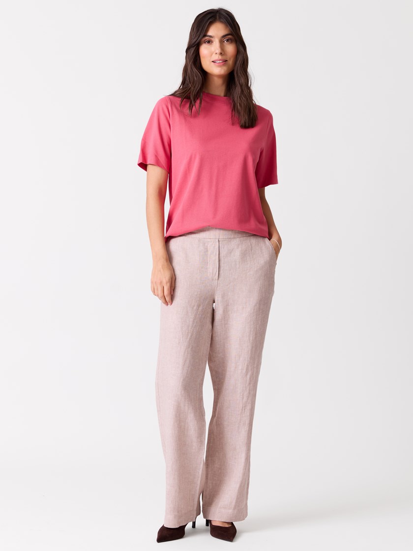 7515800 MQT 7515800_MQT-BLU-H26-Modell-Front_chn=vic_1974_Annie t-skjorte MQT.jpg_Front||Front