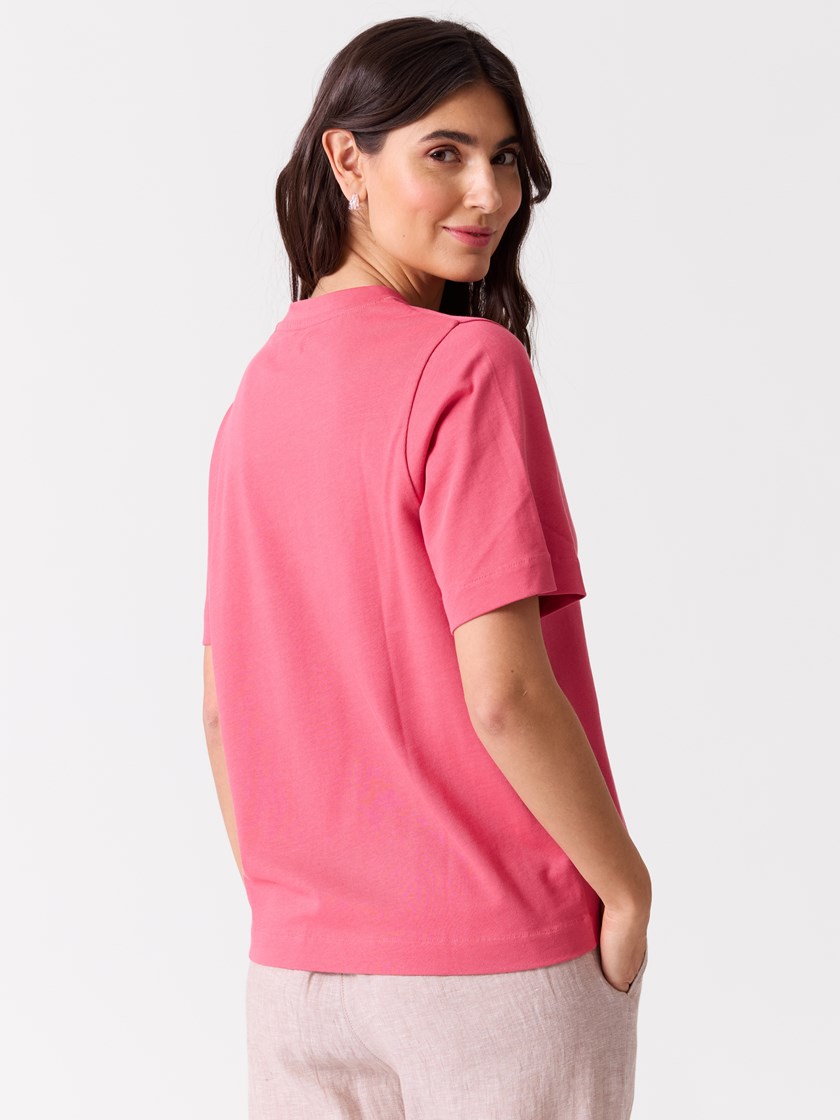 7515800 MQT 7515800_MQT-BLU-H26-Modell-Front_chn=vic_5351_Annie t-skjorte MQT.jpg_Front||Front