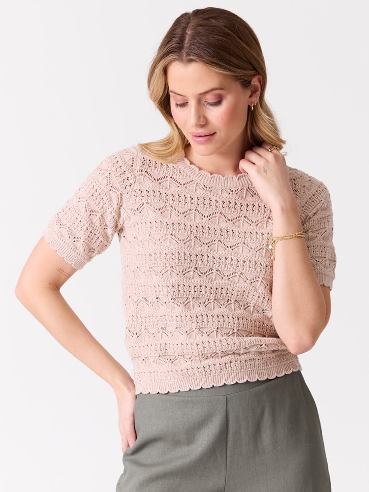 Rakel topp 7515833_I2M-MELL-H26-Modell-Front_chn=vic_7826_Rakel topp I2M.jpg_Front