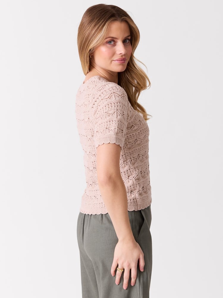 Rakel topp 7515833_I2M-MELL-H26-Modell-Front_chn=vic_8247_Rakel topp I2M.jpg_Front