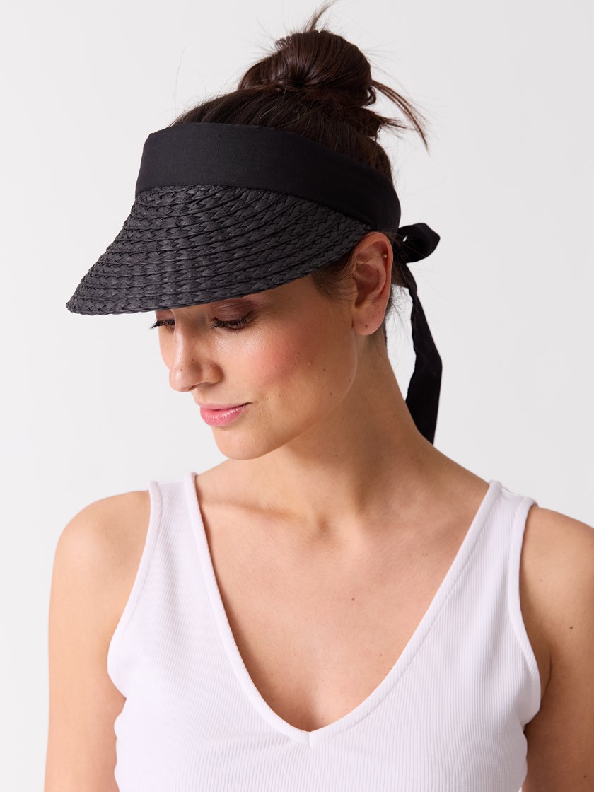 7515838 ID2 7515838_ID2-DONNA-H26-Modell-Front_chn=vic_7532_Leah solskjerm ID2.jpg_Front||Front