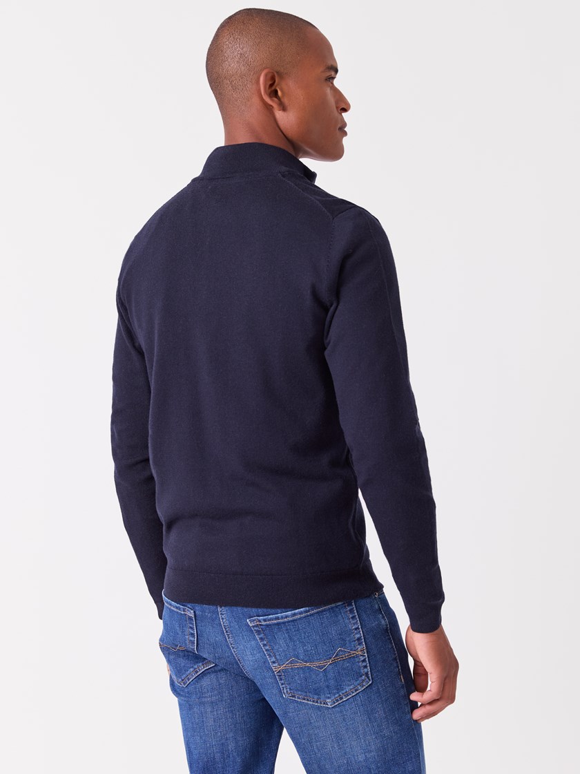 7515972 C27 7515972_C27-VESB-A26-Modell-Front_chn=vic_8576_Ledger merino zip neck C27.jpg_Front||Front