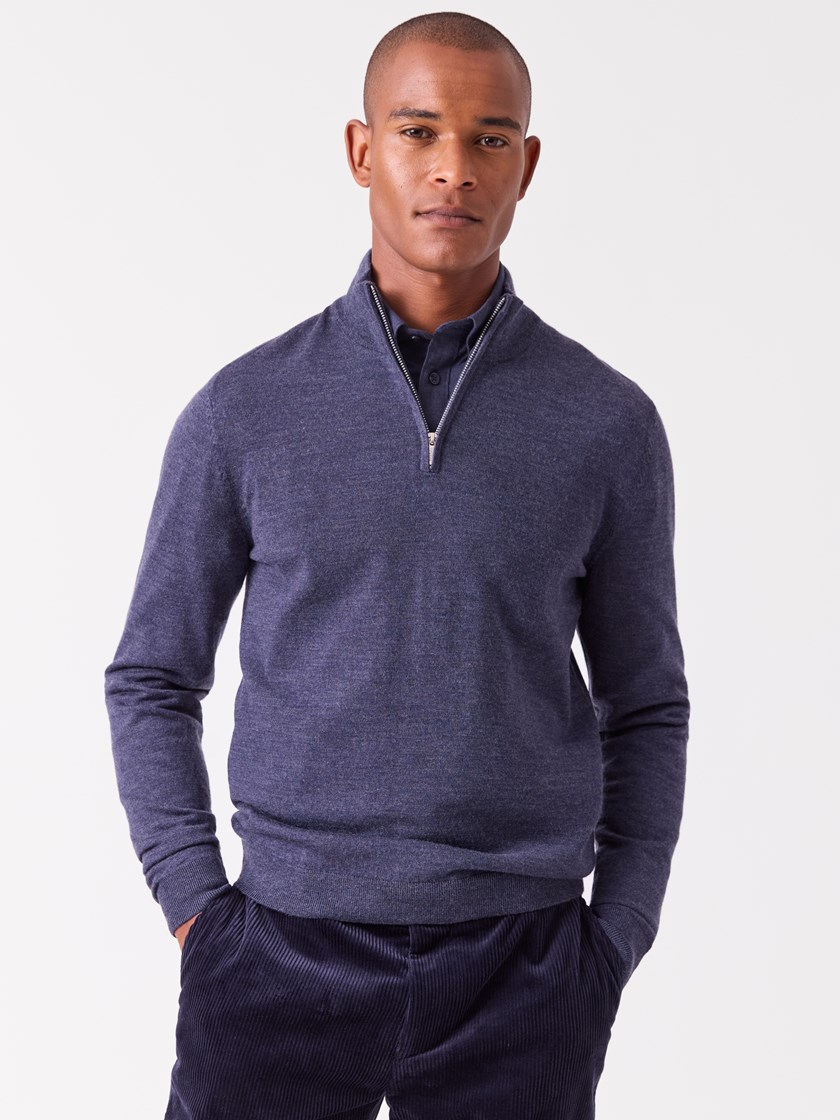 7515972 T70 7515972_T70-VESB-A26-Modell-Front_chn=vic_8464_Ledger merino zip neck T70.jpg_Front||Front