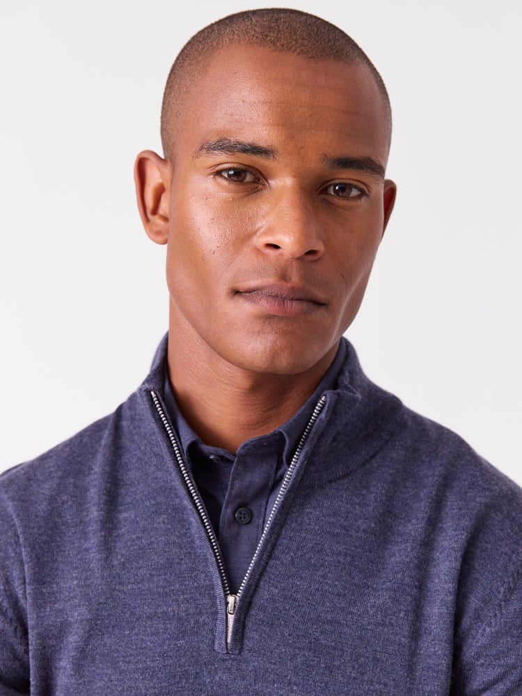 Ledger merino zip neck 7515972_T70-VESB-A26-Modell-Front_chn=vic_8570_Ledger merino zip neck T70.jpg_Front||Front