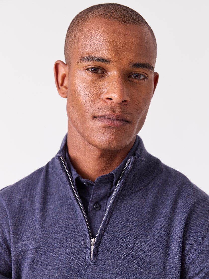 7515972 T70 7515972_T70-VESB-A26-Modell-Front_chn=vic_8570_Ledger merino zip neck T70.jpg_Front||Front