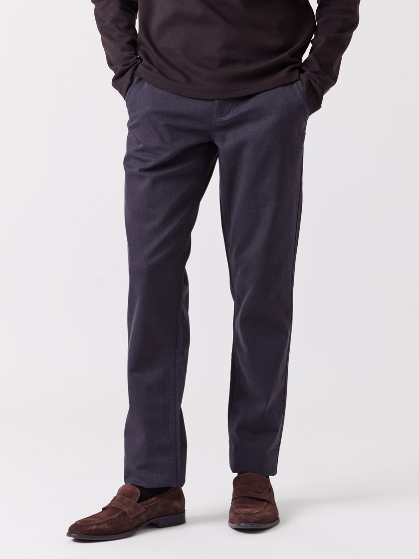 7515982 I8C 7515982_I8C-MRCAPUCHIN-A26-Modell-Front_chn=vic_2361_Regular melange chino I8C.jpg_Front||Front