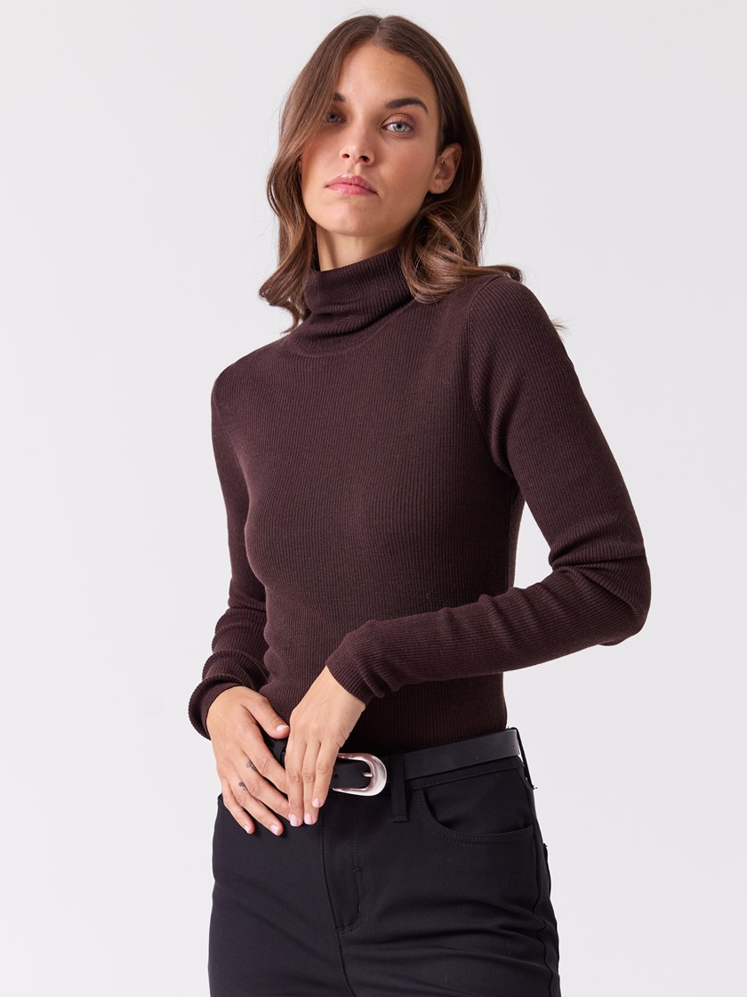 7515989 AIN 7515989_AIN-BLU-A26-Modell-Front_chn=vic_823_Mia rib polo AIN.jpg_Front