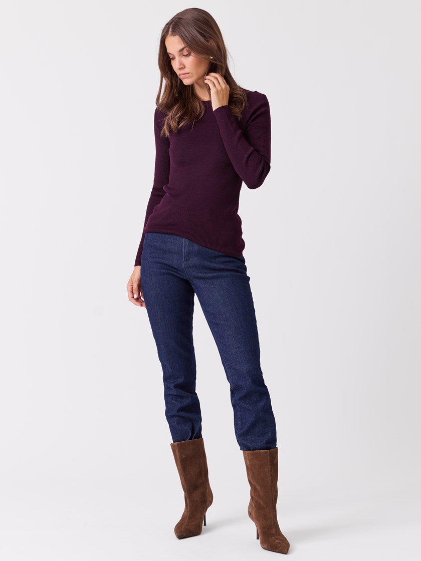 7515990 I7V 7515990_I7V-BLU-A26-Modell-Front_chn=vic_8557_Mia rib rundhals I7V.jpg_Front
