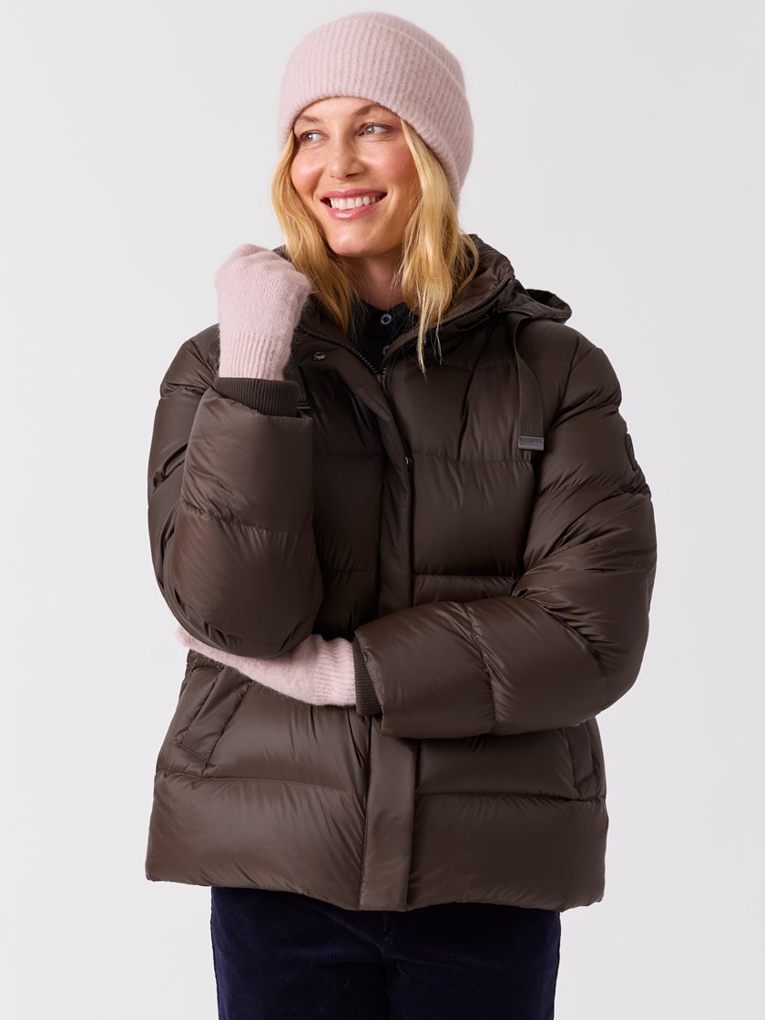 7516030 GU3 7516030_GU3-MELL-A26-Modell-Front_chn=vic_8374_Rikke dunjakke GU3.jpg_Front||Front
