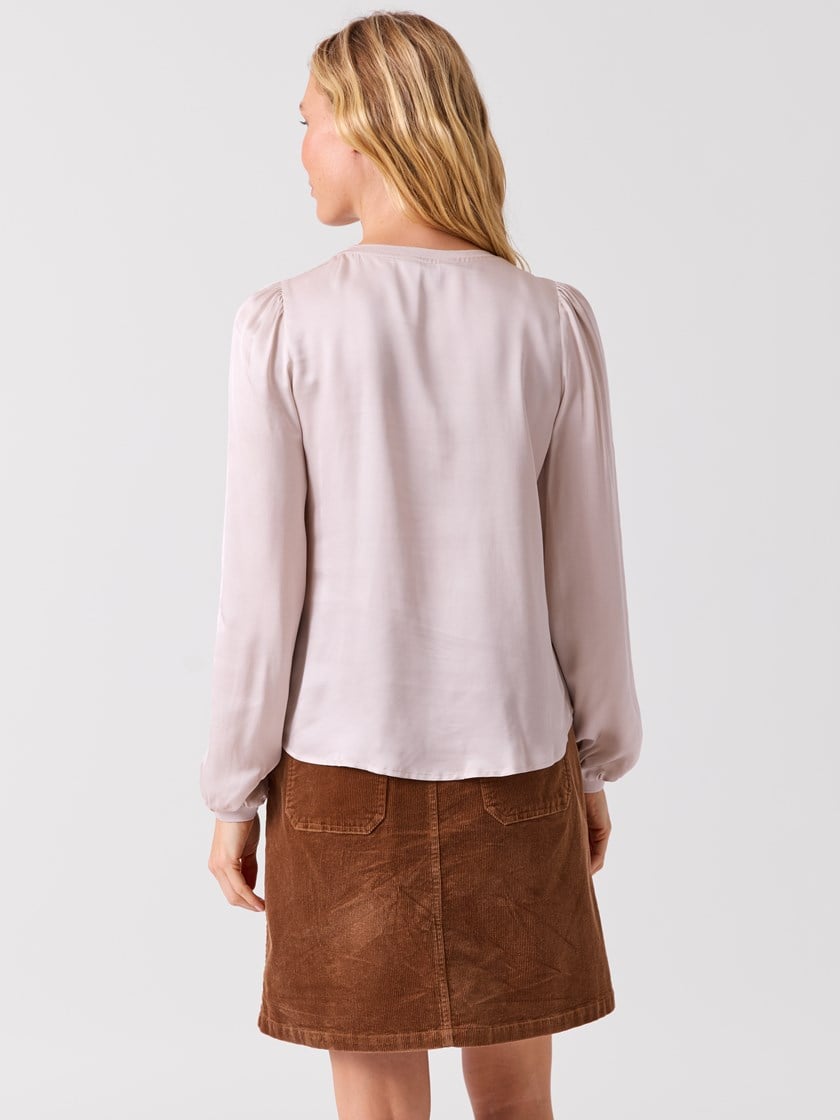 7516091 I2Z 7516091_I2Z-MELL-A26-Modell-Front_chn=vic_1663_Kimmy bluse I2Z.jpg_Front||Front
