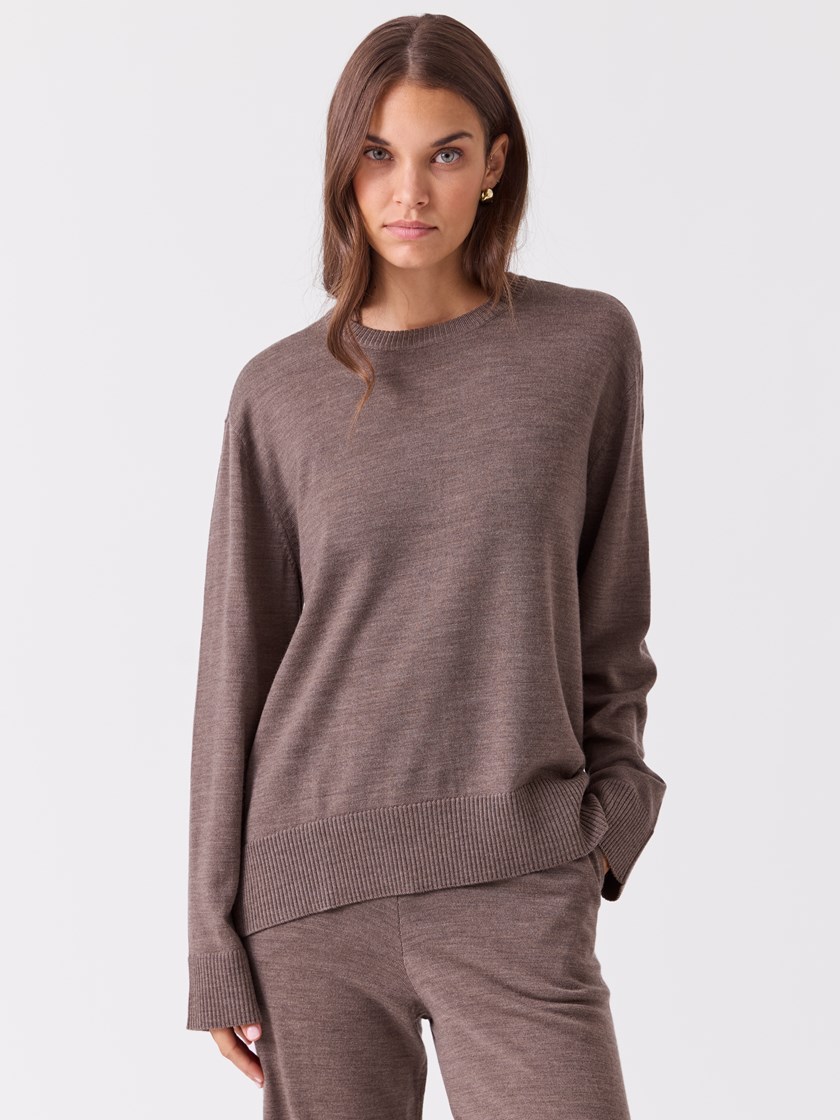 7516226 AHH 7516226_AHH-BLU-A26-Modell-Front_chn=vic_7636_Sofie merinogenser AHH.jpg_Front