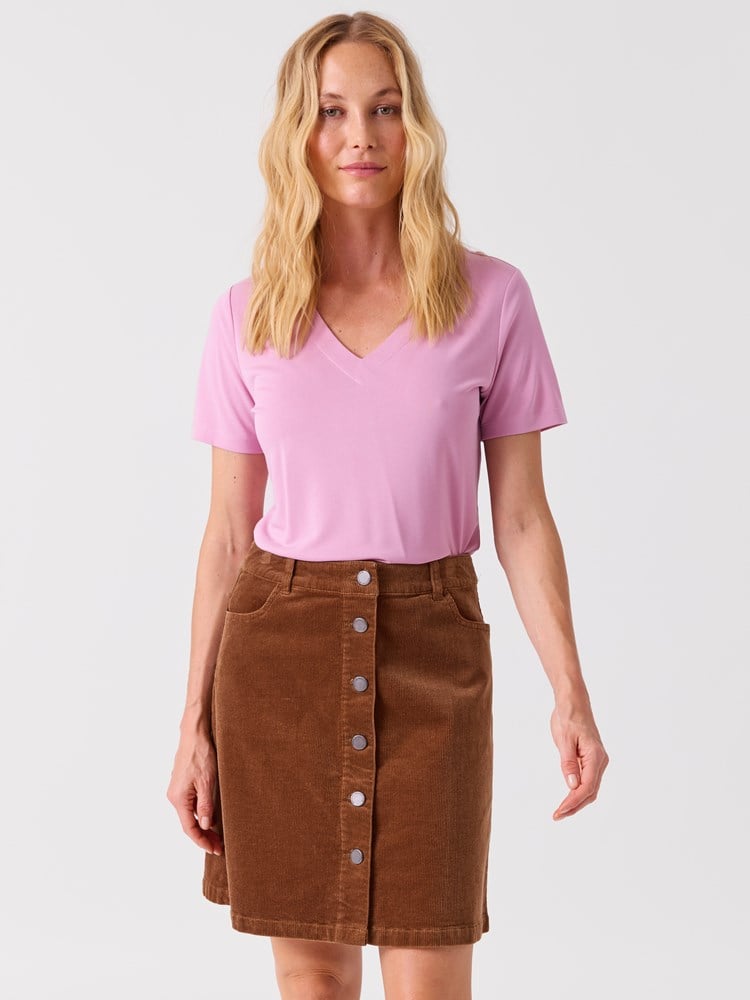 Andrea t-skjorte 7516231_MME-MELL-A26-Modell-Front_chn=vic_8638_Andrea t-skjorte MME.jpg_Front