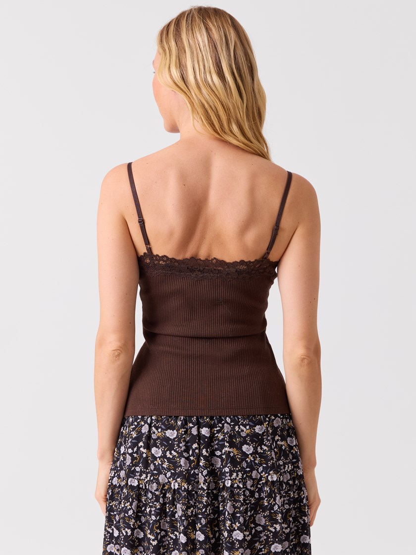 7516251 GU3 7516251_GU3-MELL-A26-Modell-Front_chn=vic_6170_Poppy singlet GU3.jpg_Front