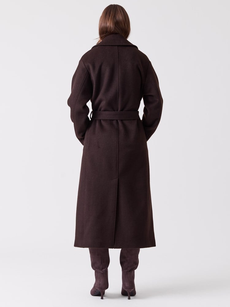 Simone kåpe 7516342_AM4-BLU-A26-Modell-Front_chn=vic_4663_Simone kåpe AM4.jpg_Front||Front