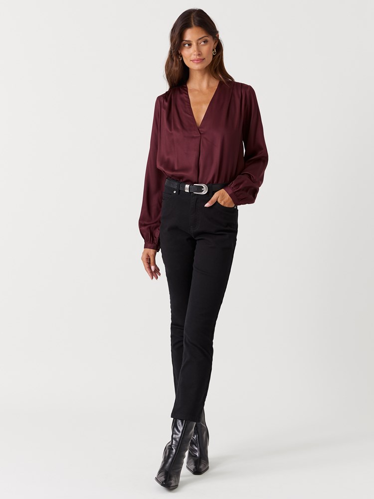 Erica bluse 7516359_MWN-BLU-W26-Modell-Front_chn=vic_300_Erica bluse MWN.jpg_Front