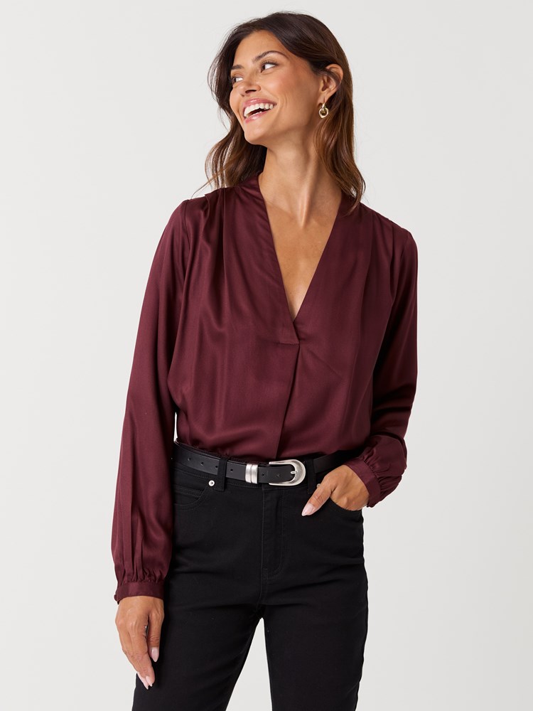 Erica bluse 7516359_MWN-BLU-W26-Modell-Front_chn=vic_4269_Erica bluse MWN.jpg_Front