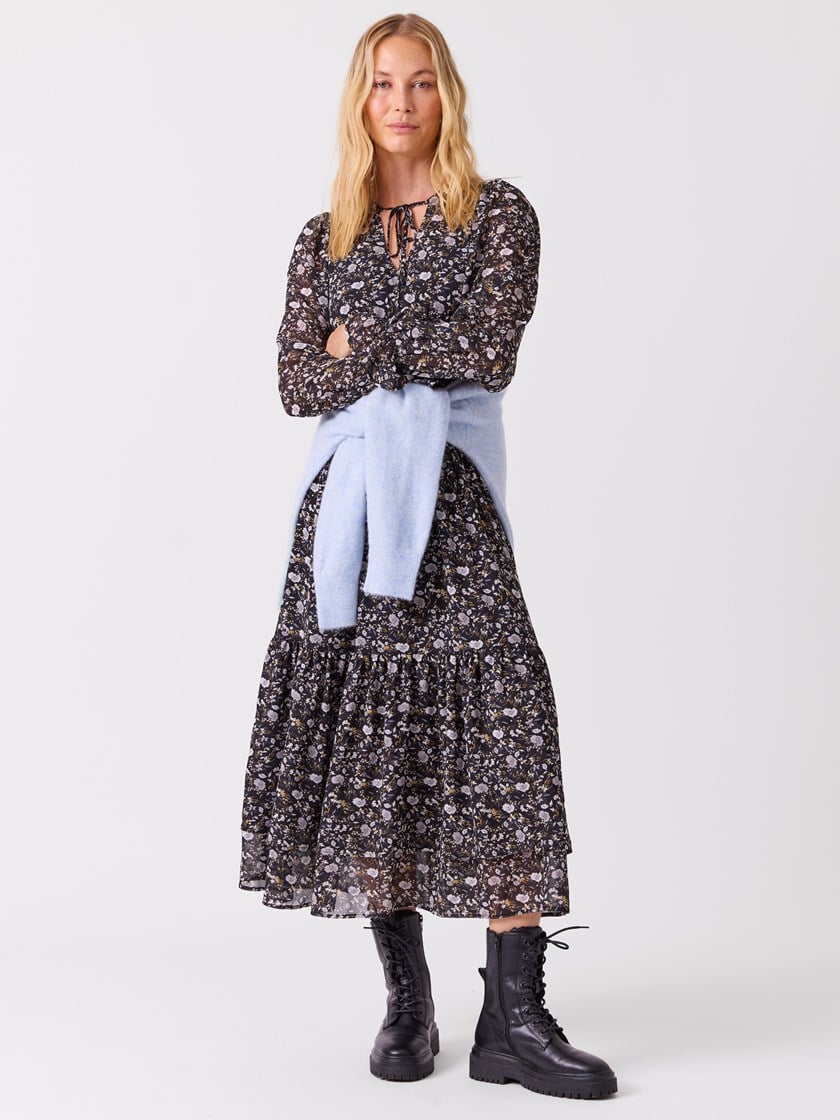7516390 ID2 7516390_ID2-MELL-A26-Modell-Front_chn=vic_9484_Celine kjole ID2.jpg_Front