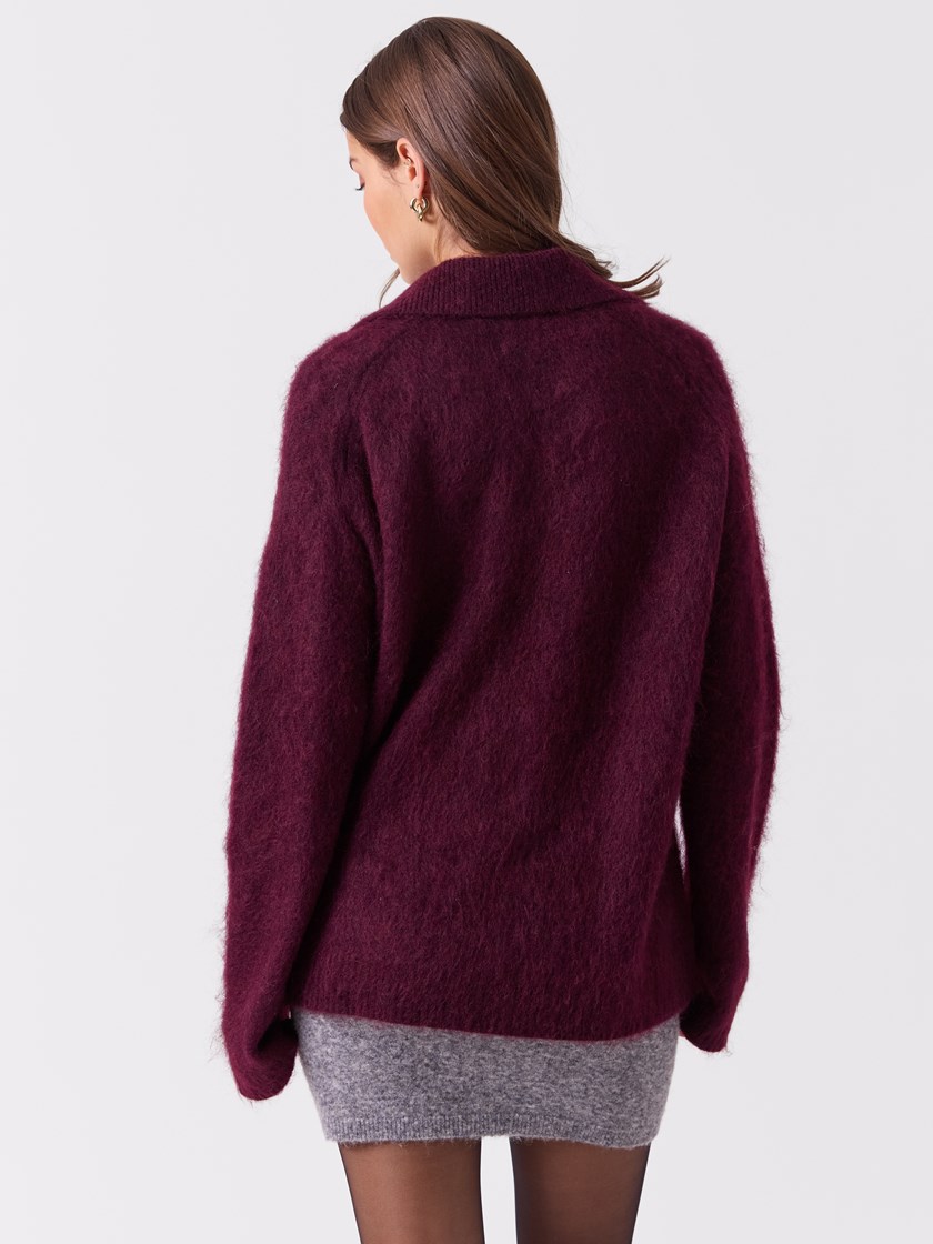 7516427 I7V 7516427_I7V-BLU-A26-Modell-Front_chn=vic_3127_Lauren genser I7V.jpg_Front||Front
