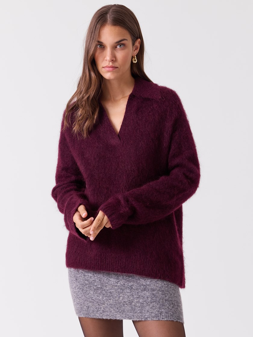 7516427 I7V 7516427_I7V-BLU-A26-Modell-Front_chn=vic_7276_Lauren genser I7V.jpg_Front||Front