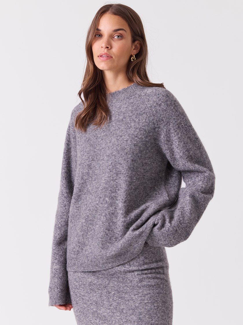 7516445 IGD 7516445_IGD-BLU-A26-Modell-Front_chn=vic_2589_Christina genser IGD.jpg_Front
