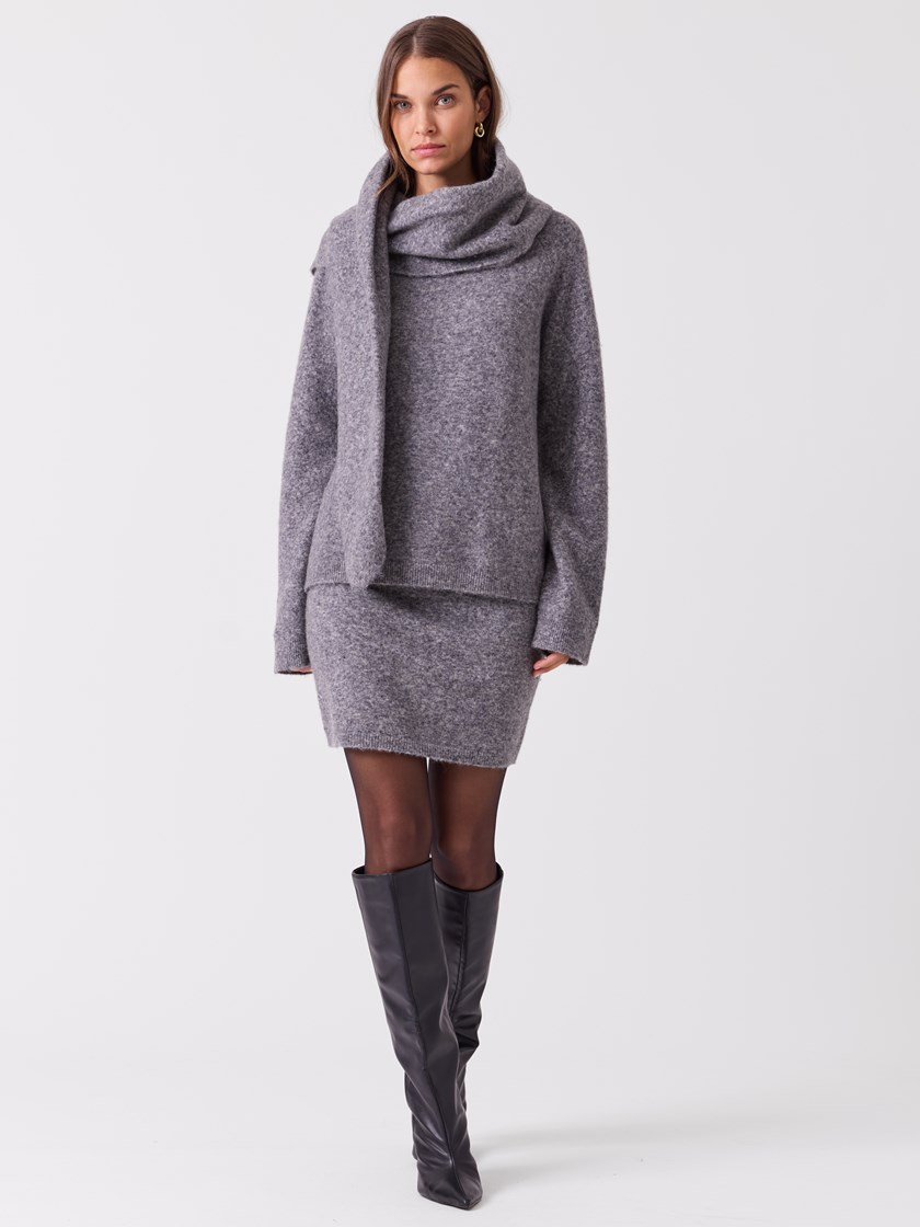 7516445 IGD 7516445_IGD-BLU-A26-Modell-Front_chn=vic_3761_Christina genser IGD.jpg_Front