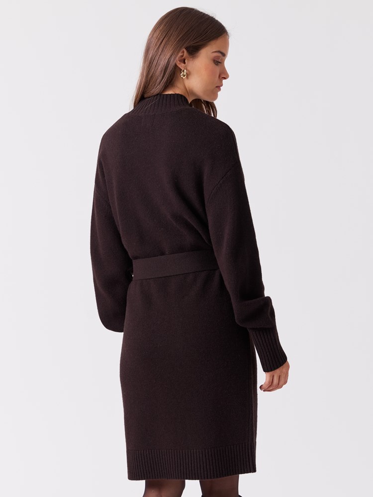 Stine kjole 7516450_AM4-BLU-A26-Modell-Front_chn=vic_8409.jpg_Front||Front
