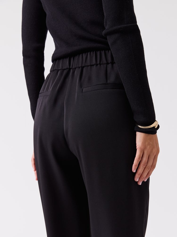 Cecilie bukse 7516456_ID2-BLU-A26-Modell-Front_chn=vic_5545_Cecilie bukse ID2.jpg_Front