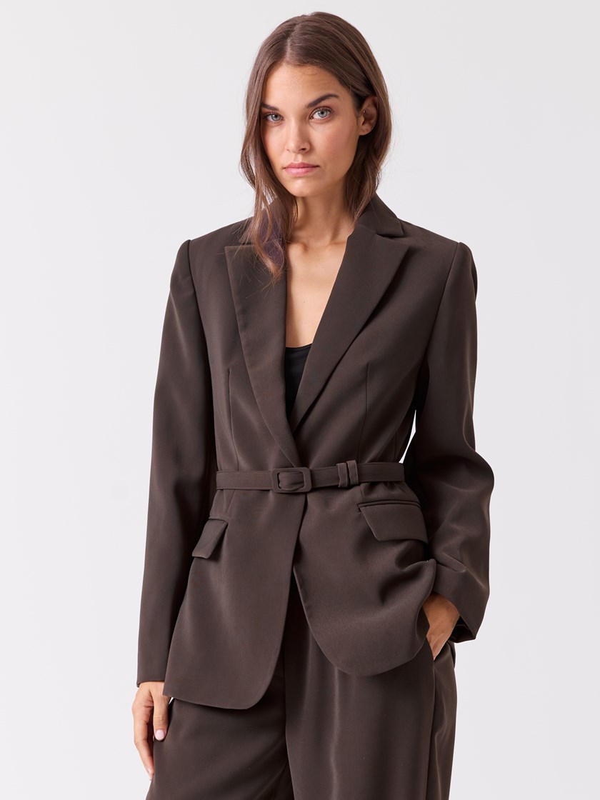 7516469 AM4 7516469_AM4-BLU-A26-Modell-Front_chn=vic_6271_Cecilie blazer AM4.jpg_Front||Front