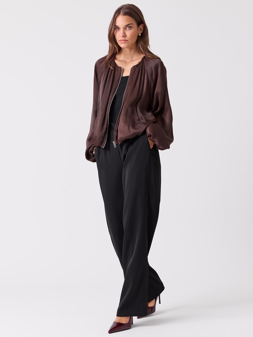 7516592 AM4 7516592_AM4-BLU-A26-Modell-Front_chn=vic_9612_Ophelia bluse AM4.jpg_Front