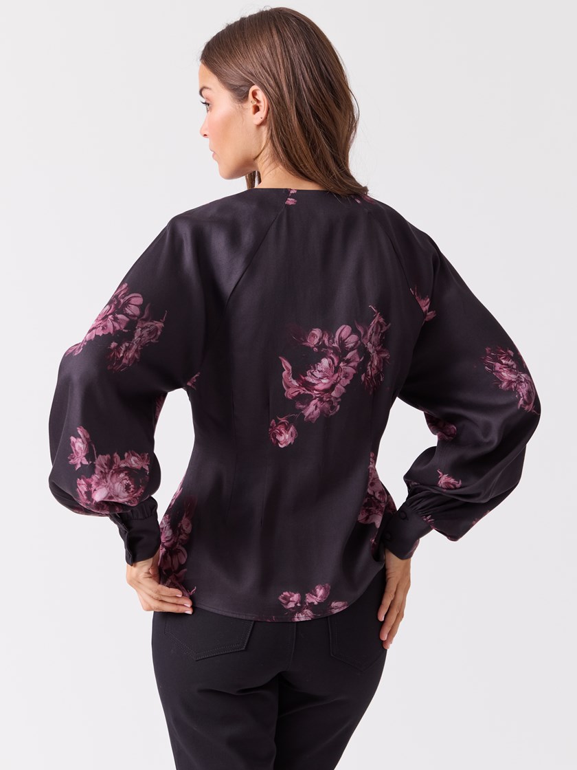 7516600 ID2 7516600_ID2-BLU-A26-Modell-Front_chn=vic_889_Juliet bluse ID2.jpg_Front