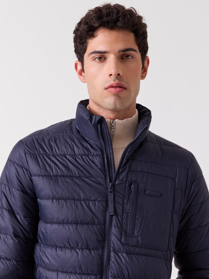 7516622 C27 7516622_C27-MRCAPUCHIN-A26-Modell-Front_chn=vic_6178.jpg_Front||Front