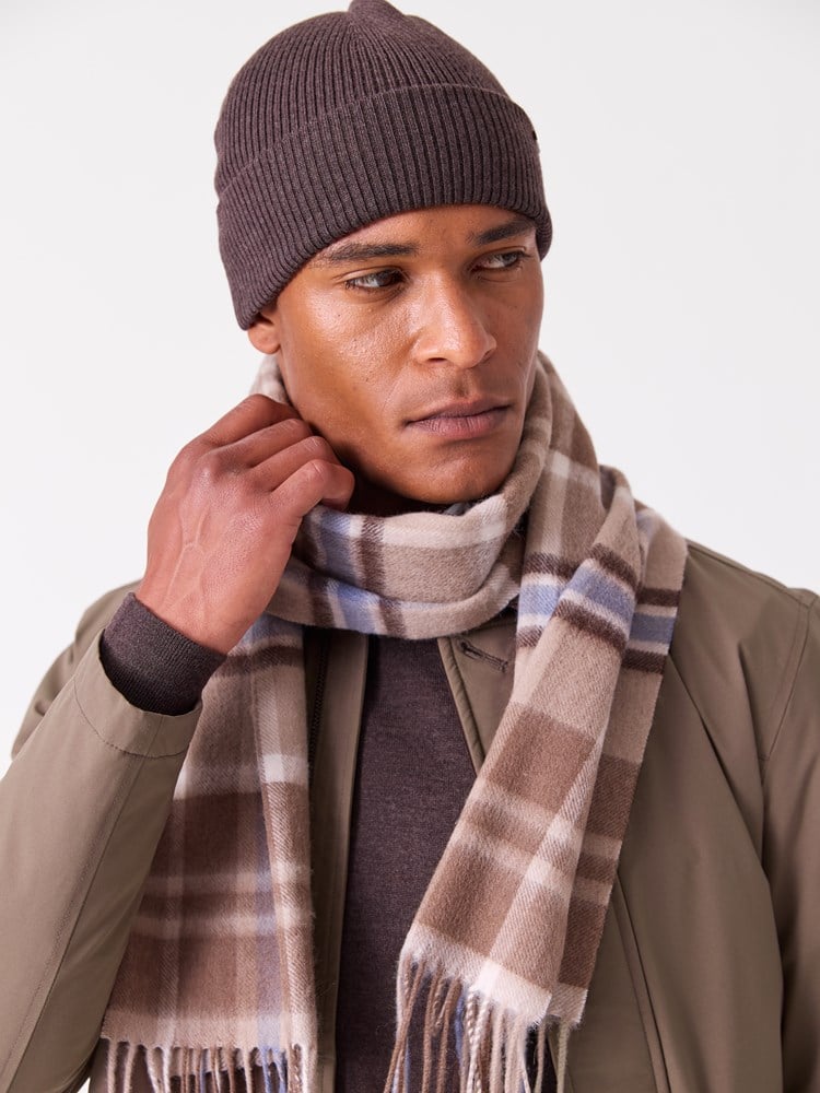 Charlie ullskjerf 7516660_I4I-VESB-A26-Modell-Front_chn=vic_2181_Charlie ullskjerf I4I.jpg_Front||Front