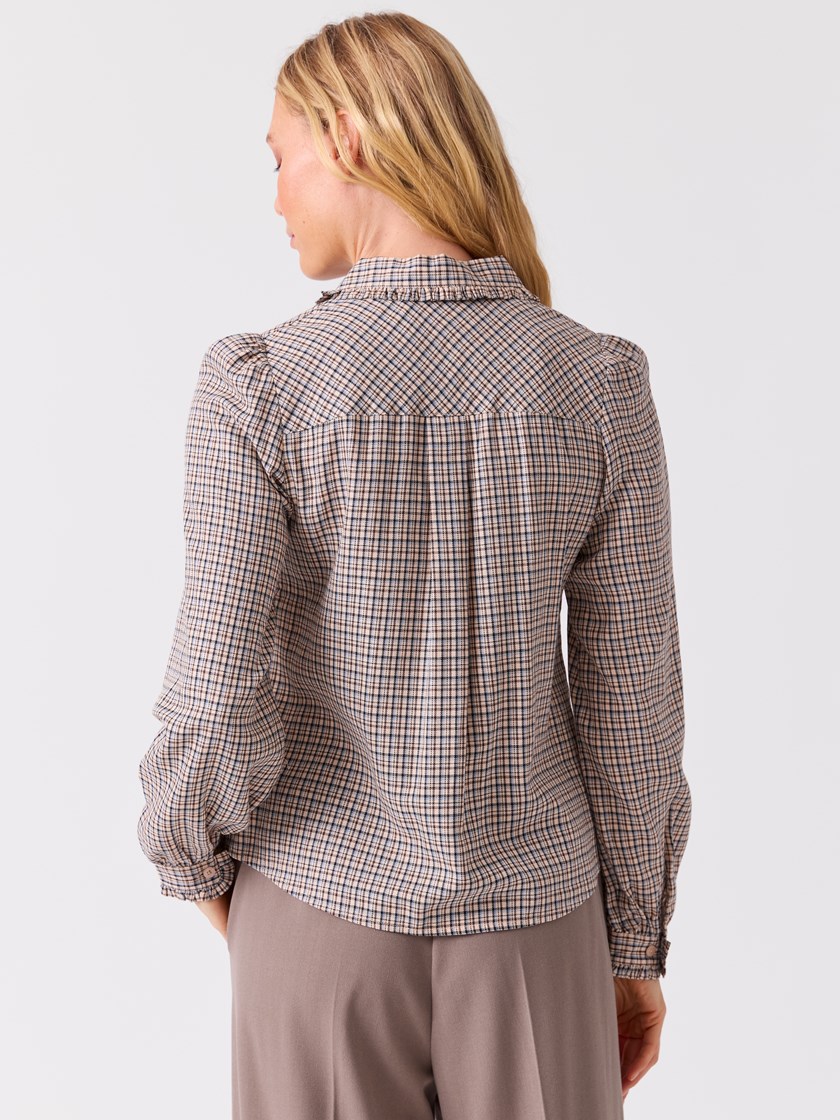 7516662 I3D 7516662_I3D-MELL-A26-Modell-Front_chn=vic_2805_Naomi bluse I3D.jpg_Front||Front
