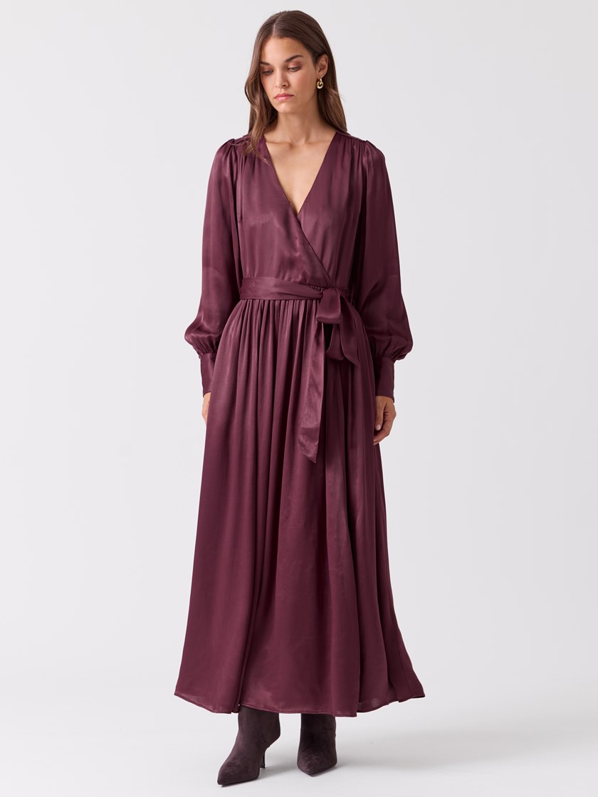 7516709 MPI 7516709_MPI-BLU-A26-Modell-Front_chn=vic_2160_Isabella maxi kjole MPI.jpg_Front||Front