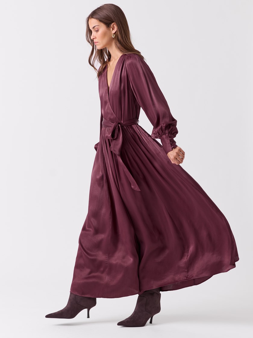 7516709 MPI 7516709_MPI-BLU-A26-Modell-Front_chn=vic_4405_Isabella maxi kjole MPI.jpg_Front||Front