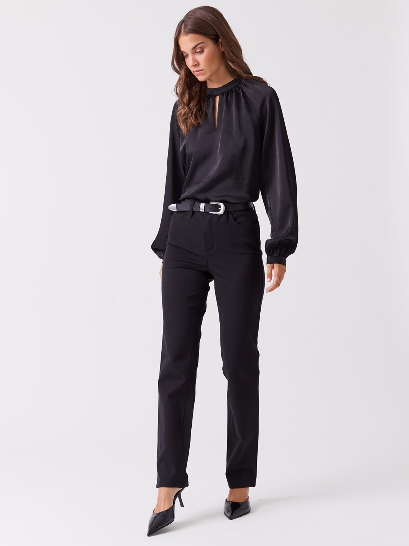 7516715 ID2 7516715_ID2-BLU-A26-Modell-Front_chn=vic_1510.jpg_Front||Front