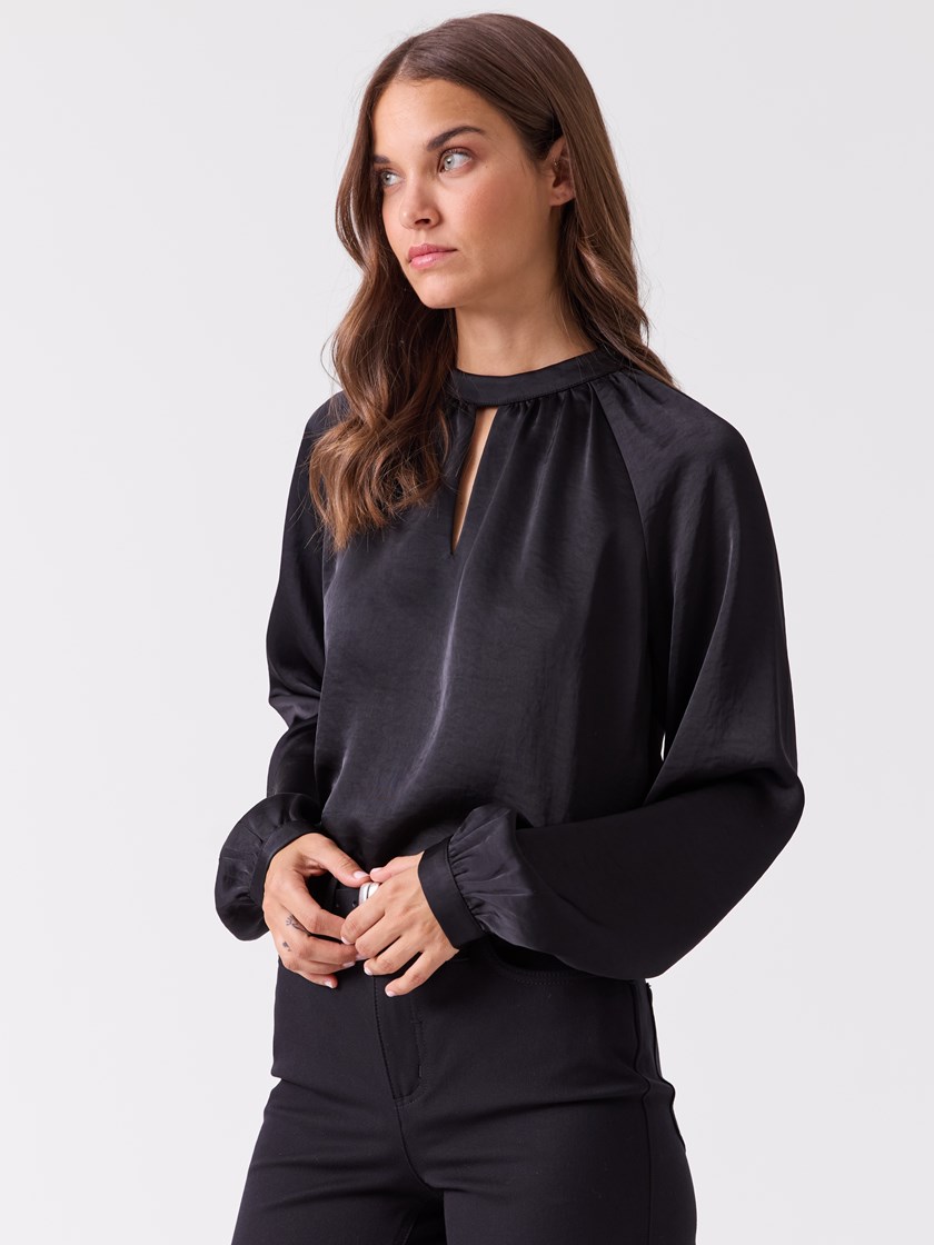 7516715 ID2 7516715_ID2-BLU-A26-Modell-Front_chn=vic_9298.jpg_Front||Front